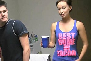 欧洲美女毛茸茸阴户 Porn